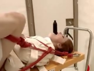 Extreem vibrator anaal vies film met touw bdsm leraar